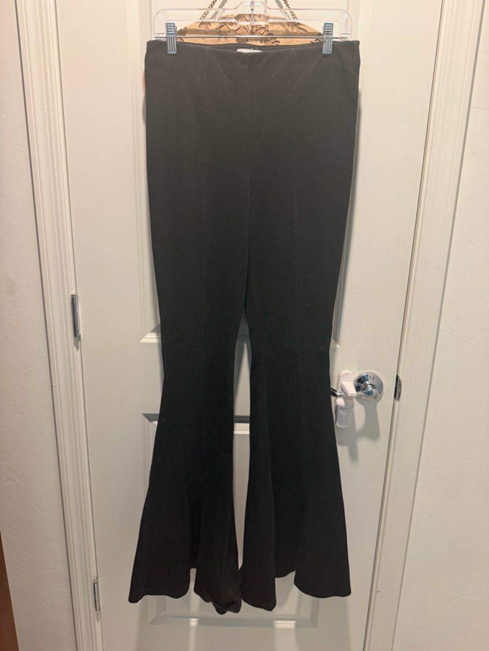 Good American Pull On Bell Bottom Jeans